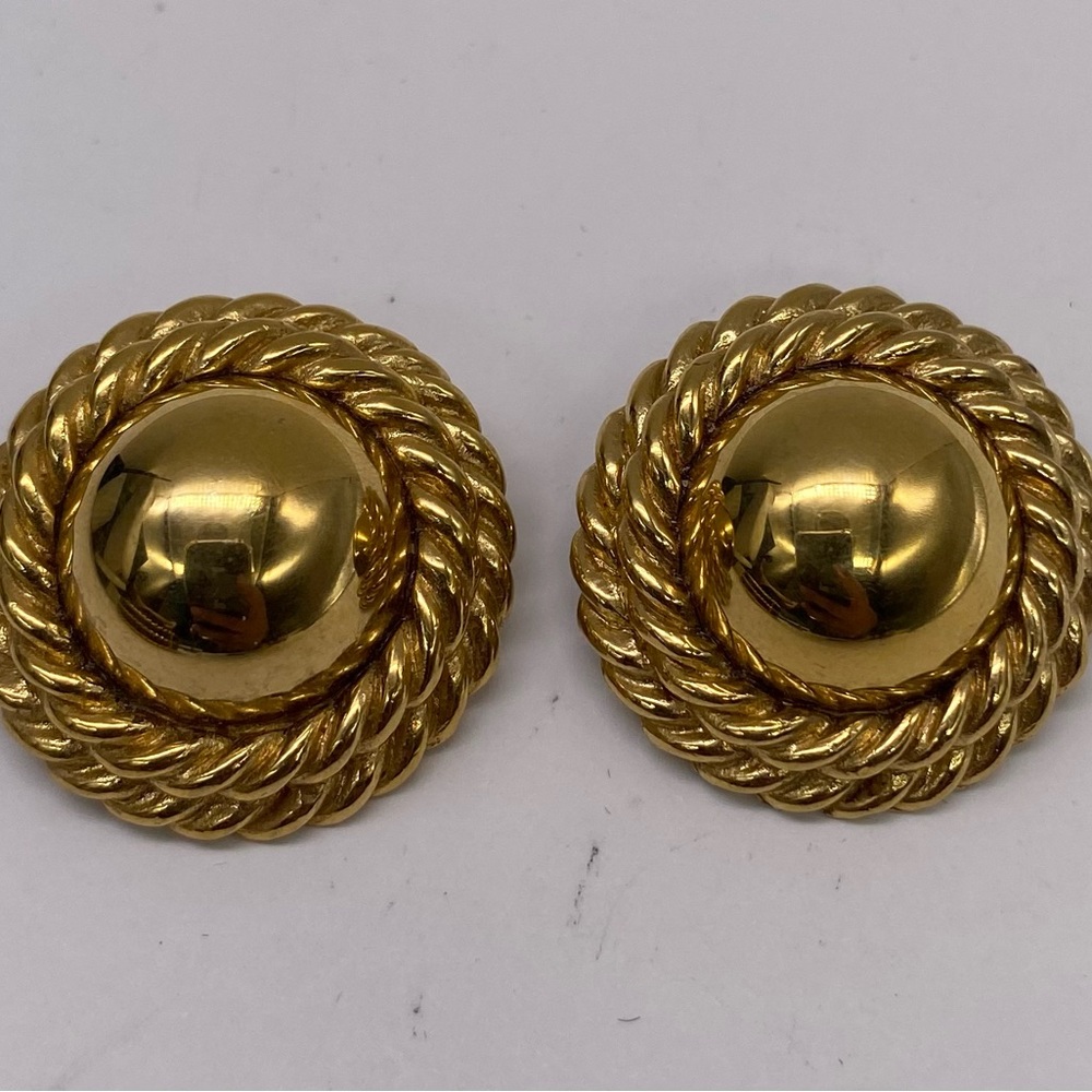 Richelieu Gold Plated Button Clip Earrings